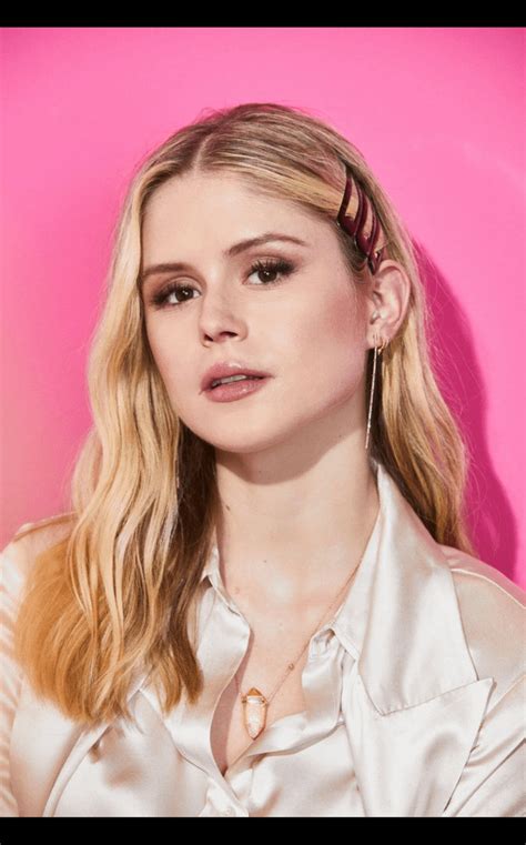 Erin moriarty : r/FamousFaces